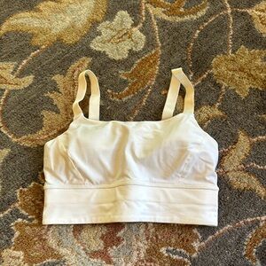 White lululemon sports bra size 4